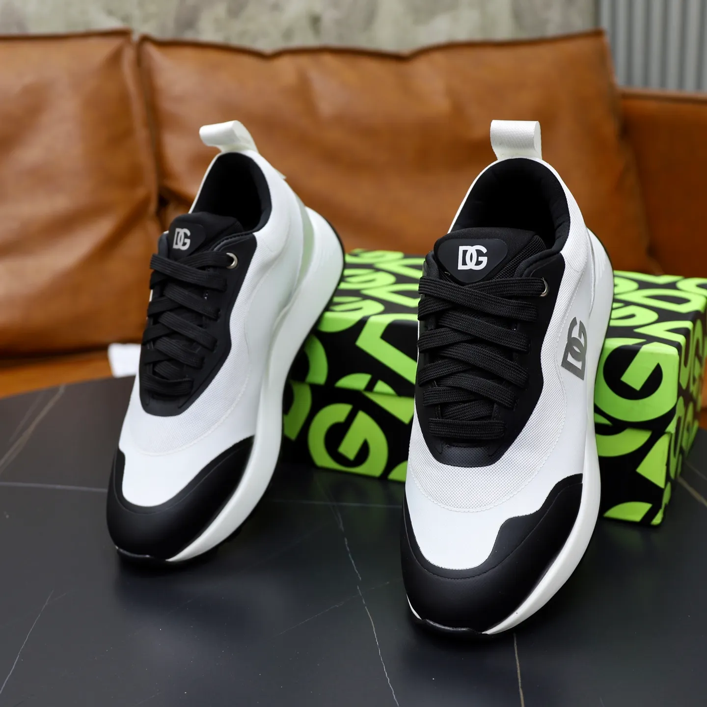 Men's Men's Shoes💰520💰••New arrivals••Dolce&Gabbana••DG✔️High-end men's sports•casual shoes. Original goods from top counters. Original imported multiple material splicing design ➕Original TPR elastic outsole.  Size: 38-44 (45, 46 customized)